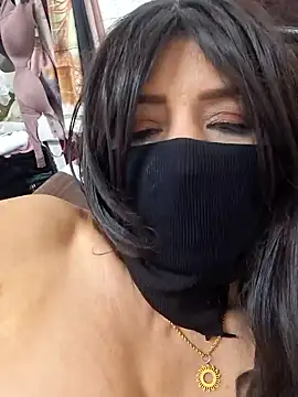 Snapshot of Rozittaa chatting on 01/17/25, 10:34 Rozittaa online show from 01/17/25, 10:34