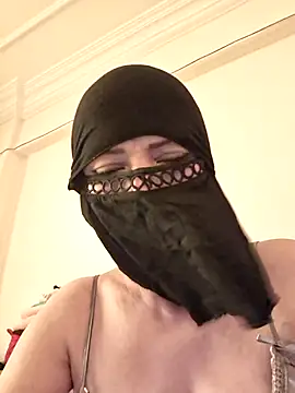 Snapshot of Rozittaa chatting on 09/20/25, 11:33 Rozittaa online show from 09/20/25, 11:33