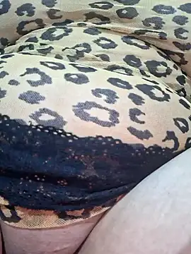 Snapshot of Rozittaa chatting on 10/07/25, 04:37 Rozittaa online show from 10/07/25, 04:37