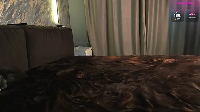 Snapshot of laflamebella chatting on 02/25/26, 03:54 laflamebella online show from 02/25/26, 03:54