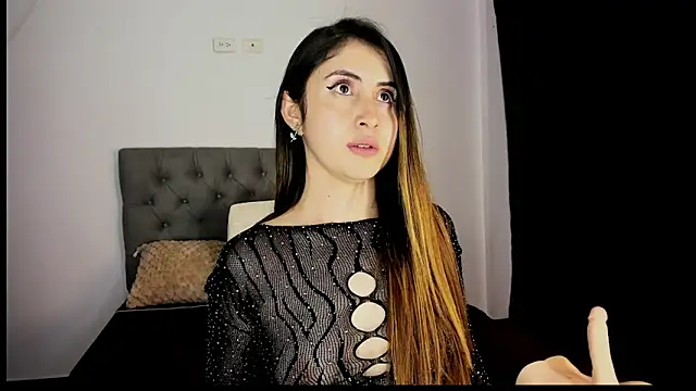 Nicol Swift  online show from 02/03/25, 08:35