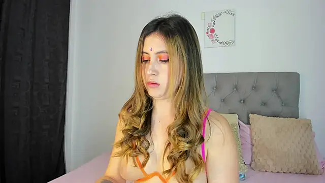 Nicol Swift  online show from 10/24/25, 11:56