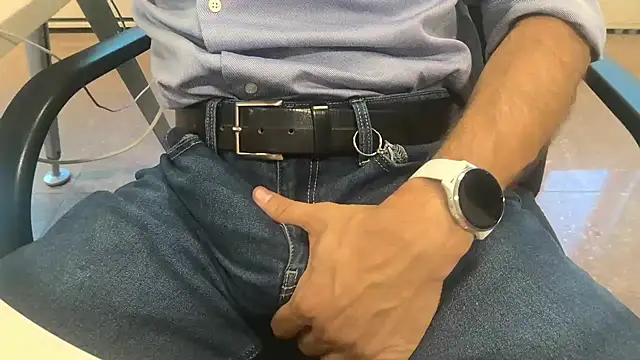 alessandroman2114 online show from 10/15/25, 04:07