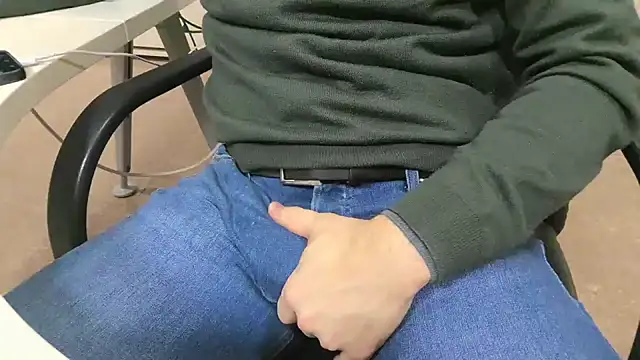 alessandroman2114 online show from 02/04/26, 05:30