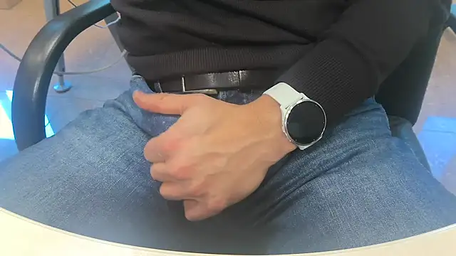 alessandroman2114 online show from 04/01/26, 04:37