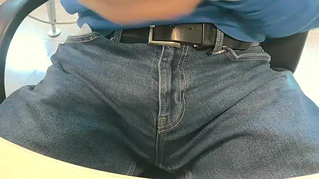 alessandroman2114 online show from 04/14/26, 10:21