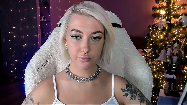 Snapshot of tykioty_Miley chatting on 12/29/24, 11:29 tykioty Miley online show from 12/29/24, 11:29