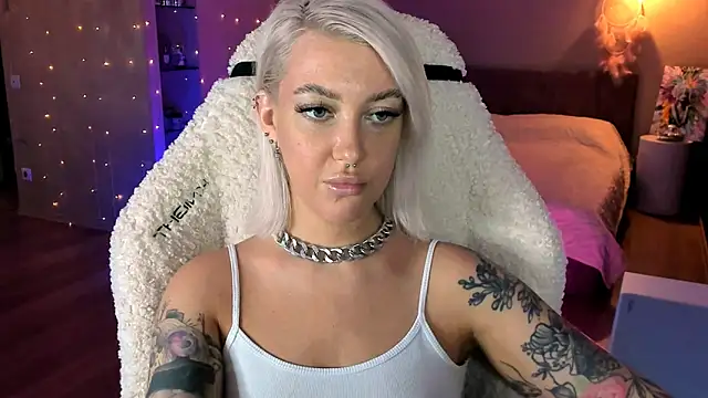 Snapshot of tykioty_Miley chatting on 11/08/25, 10:59 tykioty Miley online show from 11/08/25, 10:59