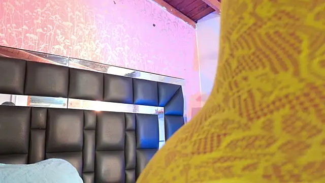 Snapshot of sh_malala chatting on 11/11/25, 07:14 sh malala online show from 11/11/25, 07:14