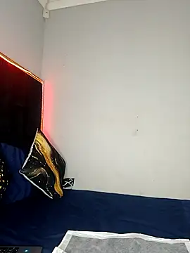 Snapshot of DarkButterfly99 chatting on 09/11/25, 02:33 DarkButterfly99 online show from 09/11/25, 02:33