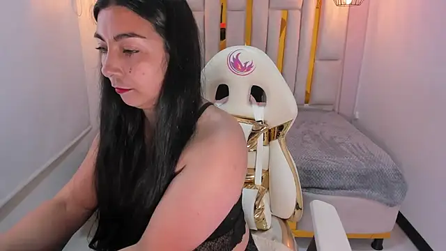 Snapshot of Karla_hernandez_ chatting on 02/06/25, 10:59 Karla hernandez online show from 02/06/25, 10:59