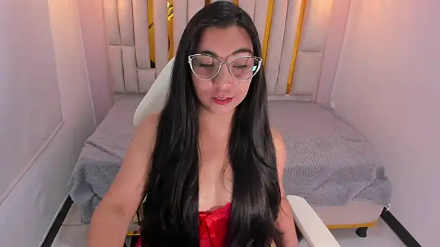 Snapshot of Karla_hernandez_ chatting on 02/14/25, 02:02 Karla hernandez online show from 02/14/25, 02:02