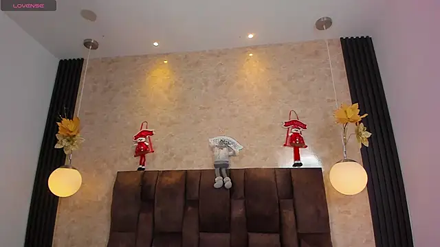 keyla  ross online show from 12/16/25, 08:14