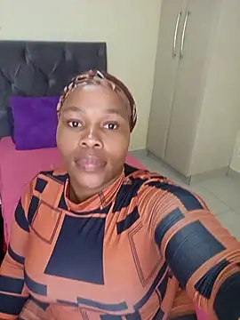 curvycloe1 online show from 02/16/25, 06:54