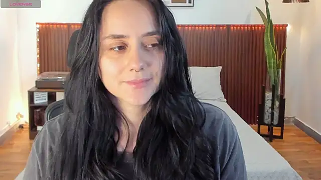 KatherineBond online show from 10/27/25, 09:30