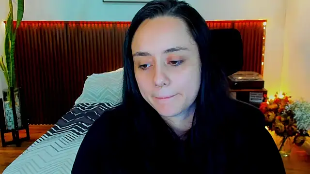 KatherineBond online show from 12/22/25, 10:07