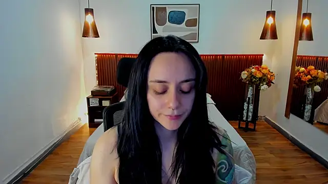 Snapshot of KatherineBond chatting on 07/20/26, 05:37 KatherineBond online show from 07/20/26, 05:37