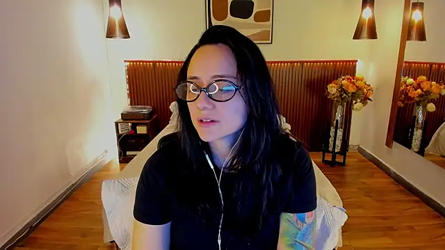 Snapshot of KatherineBond chatting on 07/29/26, 04:27 KatherineBond online show from 07/29/26, 04:27