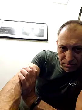 Snapshot of meateater1 chatting on 12/05/24, 11:29 meateater1 online show from 12/05/24, 11:29