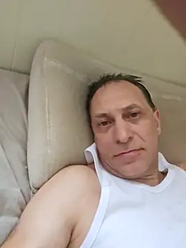 Snapshot of meateater1 chatting on 03/01/25, 04:33 meateater1 online show from 03/01/25, 04:33