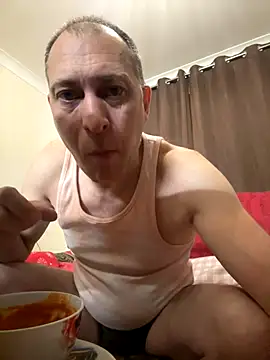 Snapshot of meateater1 chatting on 11/03/25, 12:24 meateater1 online show from 11/03/25, 12:24