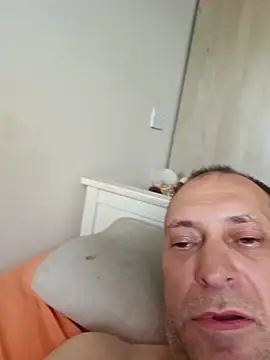 Snapshot of meateater1 chatting on 11/05/25, 09:20 meateater1 online show from 11/05/25, 09:20