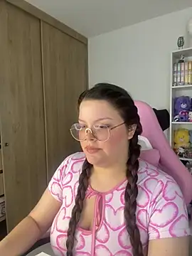 Gabiwaifu online show from 10/25/25, 10:26