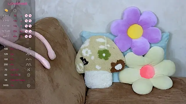 TrissMerigold9 online show from 10/13/25, 09:15