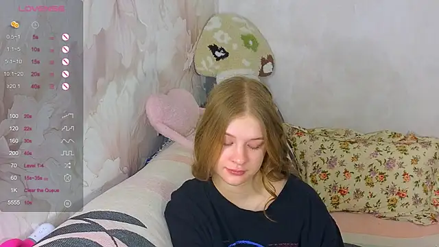 TrissMerigold9 online show from 12/20/25, 08:54