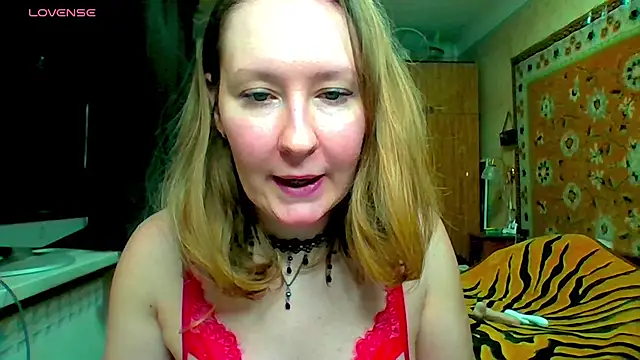 Snapshot of AnnaXLovers chatting on 03/19/25, 11:28 AnnaXLovers online show from 03/19/25, 11:28