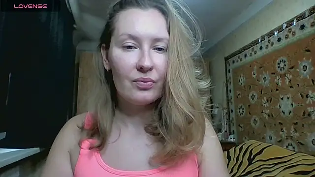 Snapshot of AnnaXLovers chatting on 10/27/25, 10:19 AnnaXLovers online show from 10/27/25, 10:19