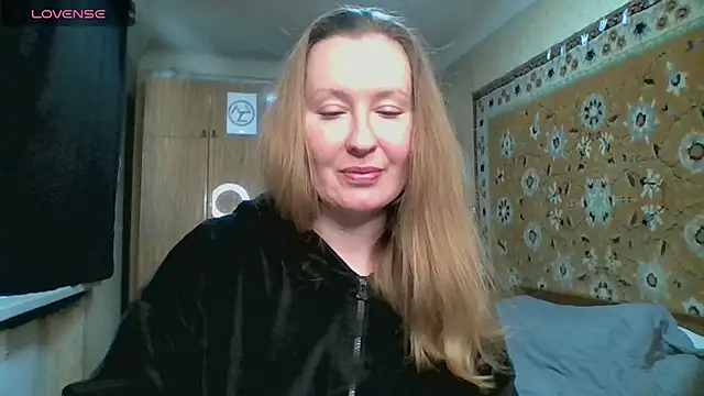 AnnaXLovers online show from 04/28/26, 12:32