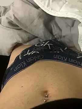 Snapshot of LaMaterialista chatting on 11/16/25, 02:39 LaMaterialista online show from 11/16/25, 02:39