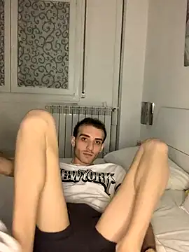 Snapshot of LaMaterialista chatting on 11/17/25, 09:42 LaMaterialista online show from 11/17/25, 09:42