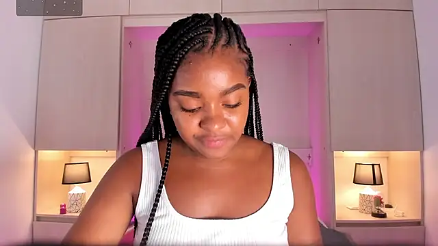 Snapshot of tamaraa_smiith chatting on 01/31/25, 02:49 tamaraa smiith online show from 01/31/25, 02:49