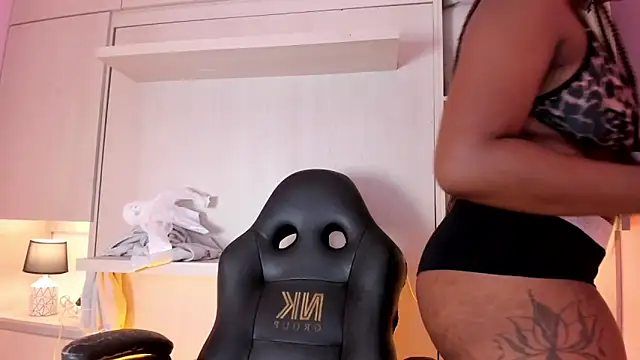 Snapshot of tamaraa_smiith chatting on 09/14/25, 12:37 tamaraa smiith online show from 09/14/25, 12:37