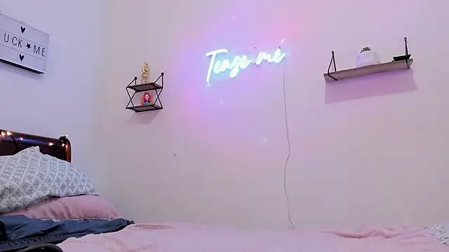 Manuela monroe online show from 01/08/26, 03:09