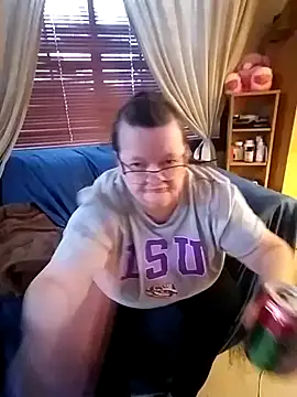 Bayou Woman68 online show from 12/17/25, 08:59