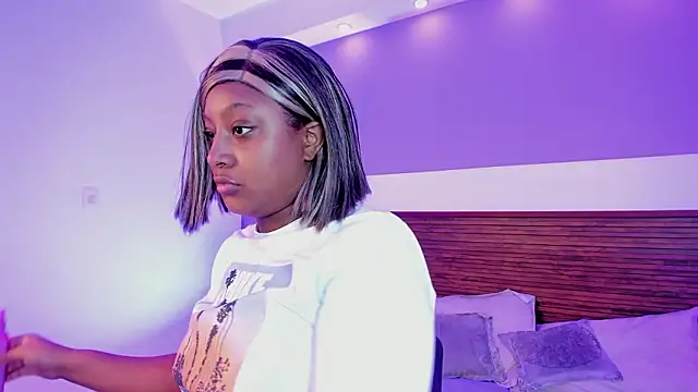 Adelehottman online show from 03/18/26, 12:08