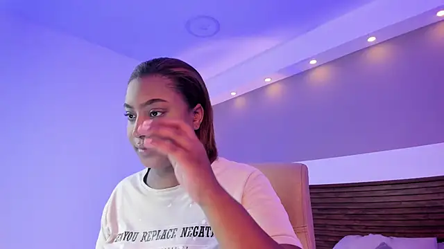 Adelehottman online show from 04/01/26, 12:28