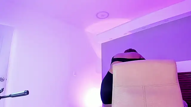 Adelehottman online show from 04/02/26, 01:09