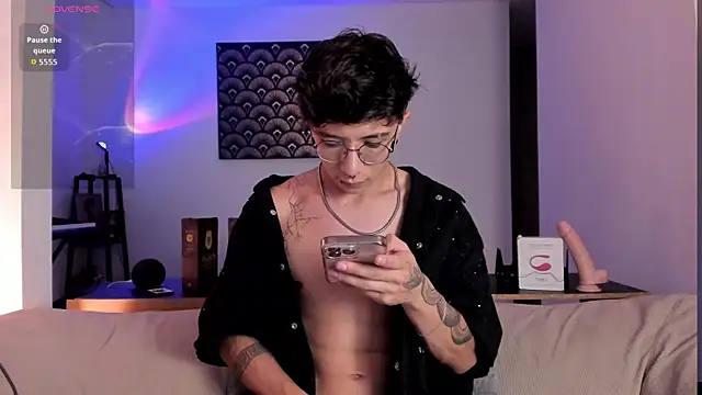 im  thomass online show from 12/23/25, 02:42
