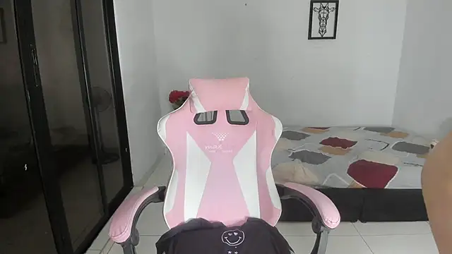 julinee smithh online show from 03/24/26, 11:15