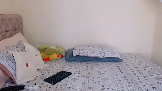 Sara-04 online show from 11/10/25, 10:31