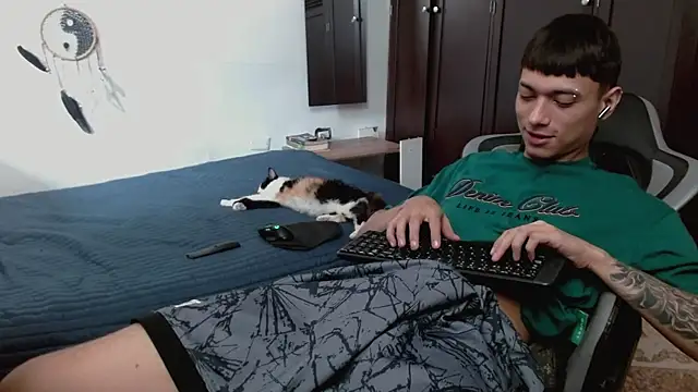 aaron blug online show from 01/11/26, 04:56