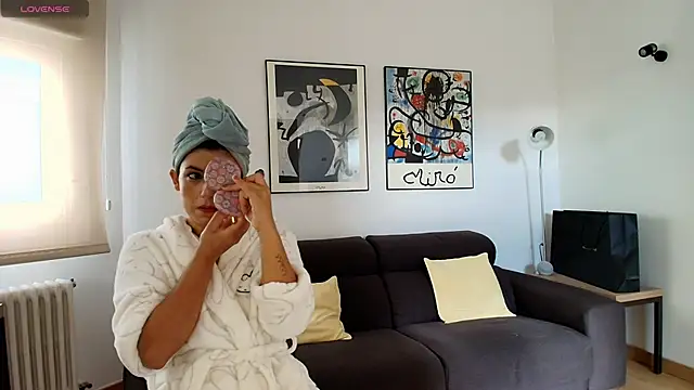 Arya 33 online show from 10/28/25, 09:46