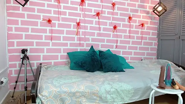 emy 0 online show from 03/13/25, 03:22