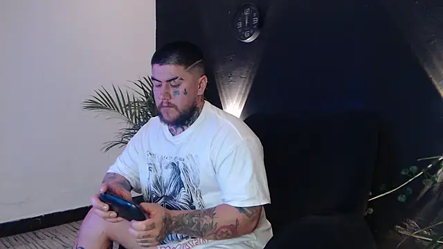 Snapshot of Ash_gusbig chatting on 02/27/25, 05:56 Ash gusbig online show from 02/27/25, 05:56