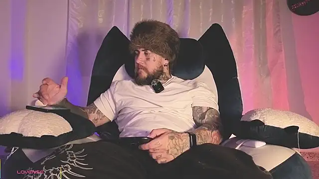 Ash gusbig online show from 04/11/26, 03:33