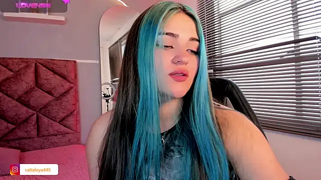 cattaleya    online show from 01/03/25, 09:15